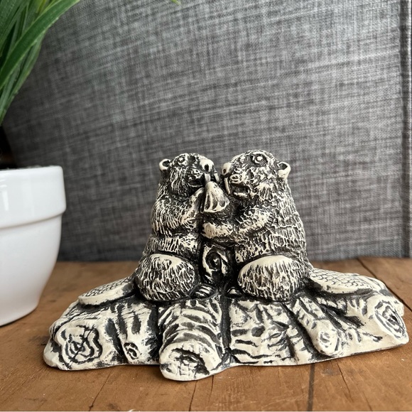 Vintage Beaver Dam Sculpture Figure Aardik Soapstone Canada Original sticker - Picture 1 of 7